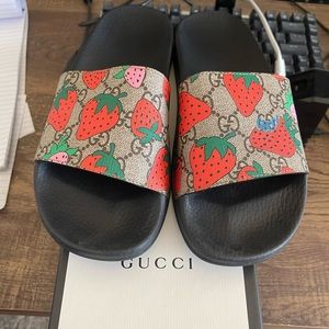 Strawberry gucci slides
